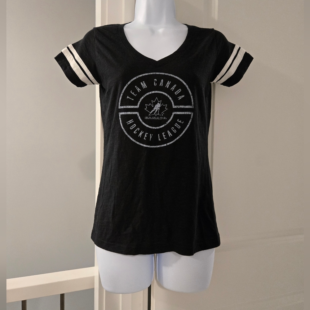 Levelwear TEAM CANADA HOCKEY LEAGUE Black V-Neck Women's T-shirt Top. Size S